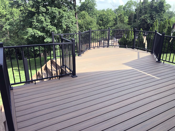 Outdoor Living Space by Integrity Home Renovation